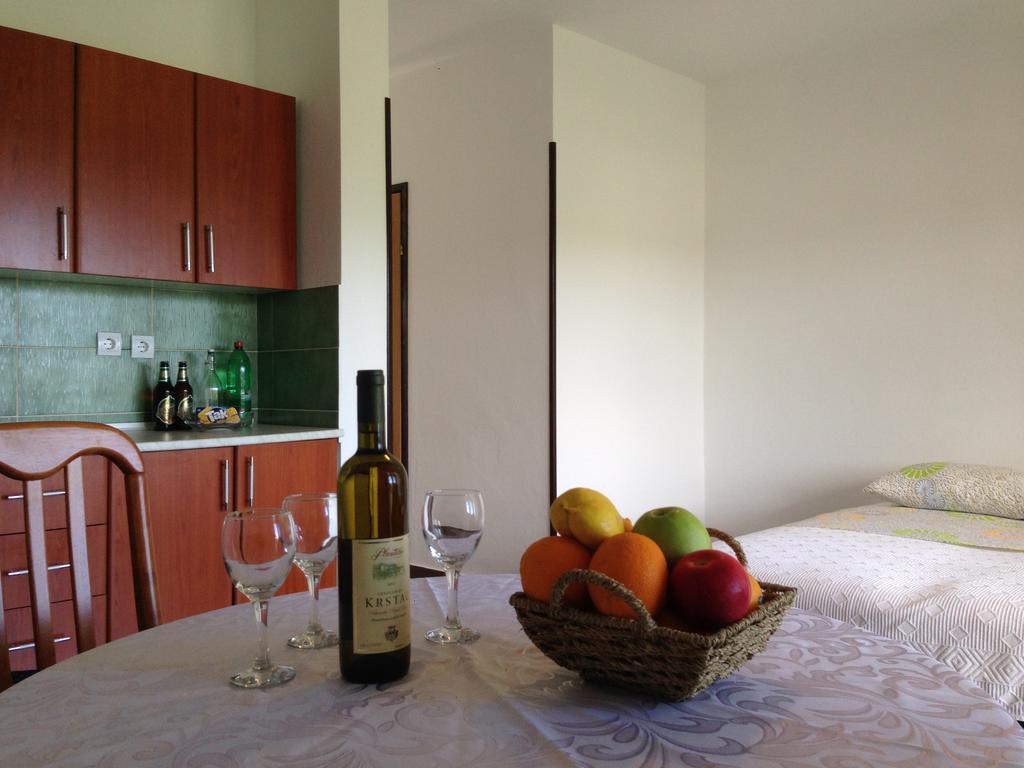 Apartmani Lazarevic Lustica Exterior foto