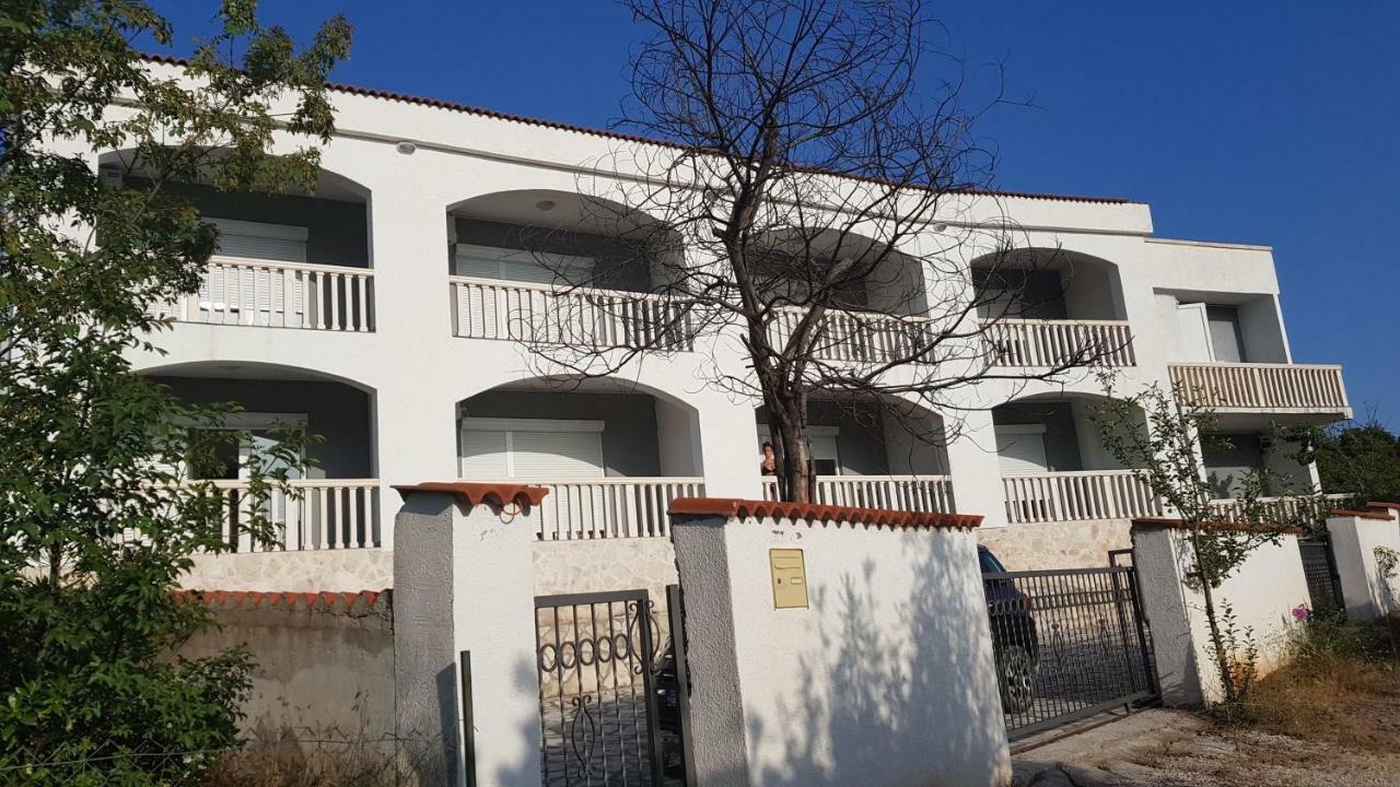 Apartmani Lazarevic Lustica Exterior foto